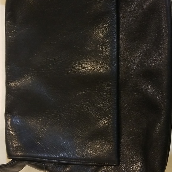 PERLINA NEW YORK BLACK LEATHER SHOULDER BAG ONE PACKET INSIDE FOR PHONE SLOT - Picture 2 of 6